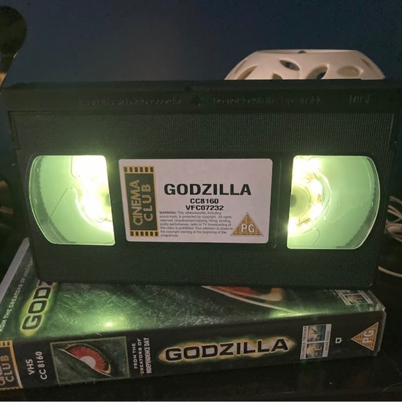 Meet your Posher, Miss Decades - Picture 5 of 9